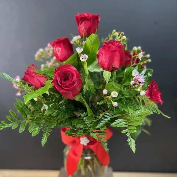 Valentines Day 1 dozen roses in a vase