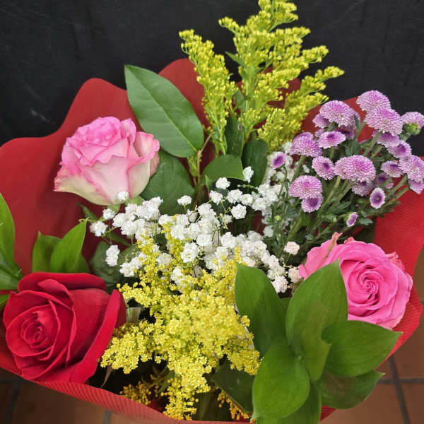 National Girlfriend Day Special Bouquet