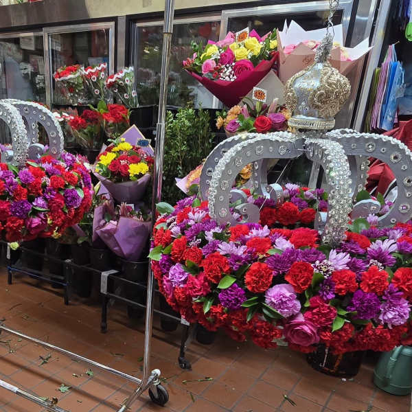 Mixed Hanging Floral Arrangment (No Base Included)