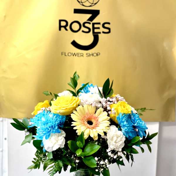 3 roses flower shop. - Blue & yellow colors