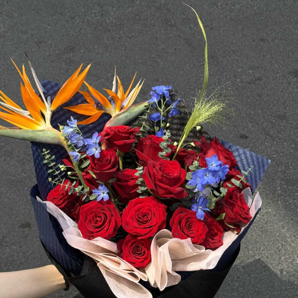 Hand Wrapped Bouquet 02