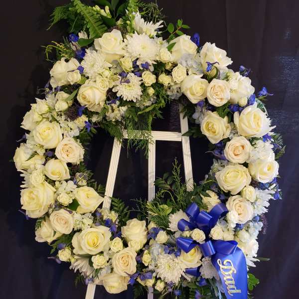Circle of Memories Wreath in white