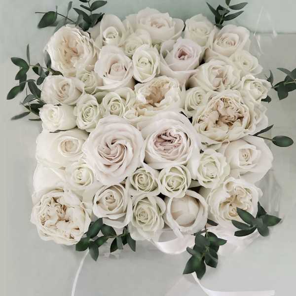 The Blomst Rose box - white