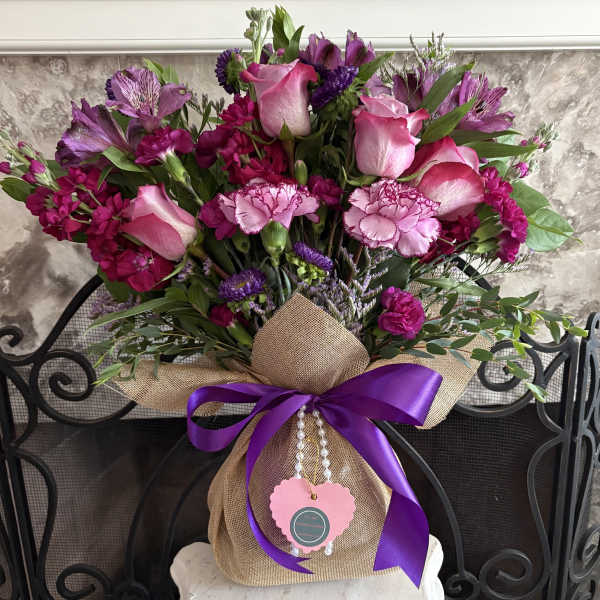 Linen Wrap: Suzie’s Signature Arrangement (Purple Series Color)