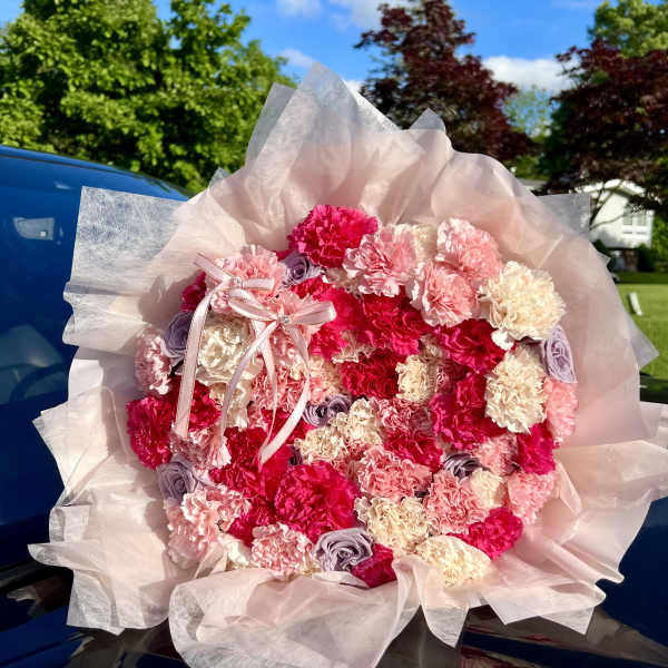 Rose and Carnation Ramo Buchon