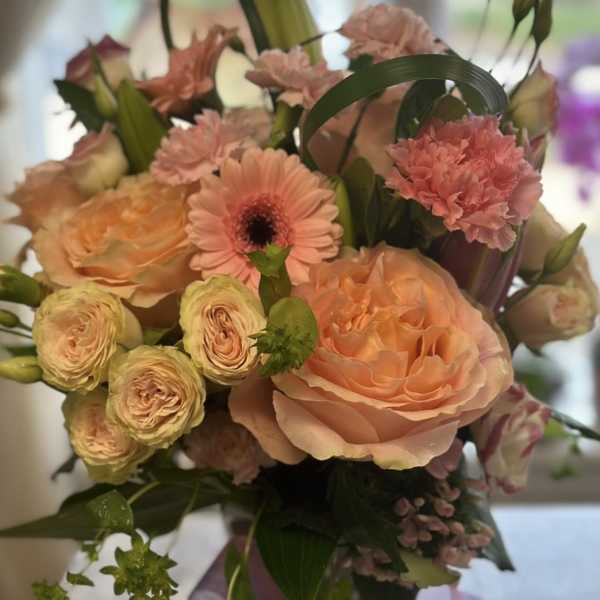 BLUSHING BEAUTY BOUQUET