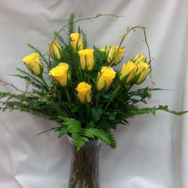 Dozen Yellow Roses with Curly Willow