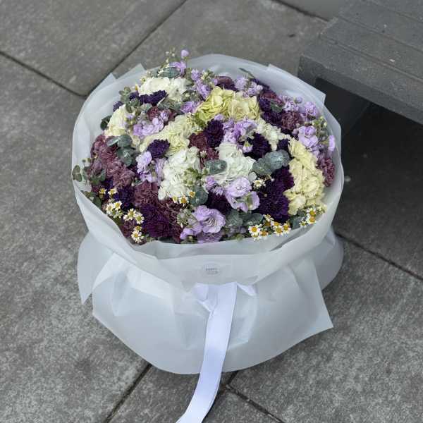 Purple fragrant bouquet