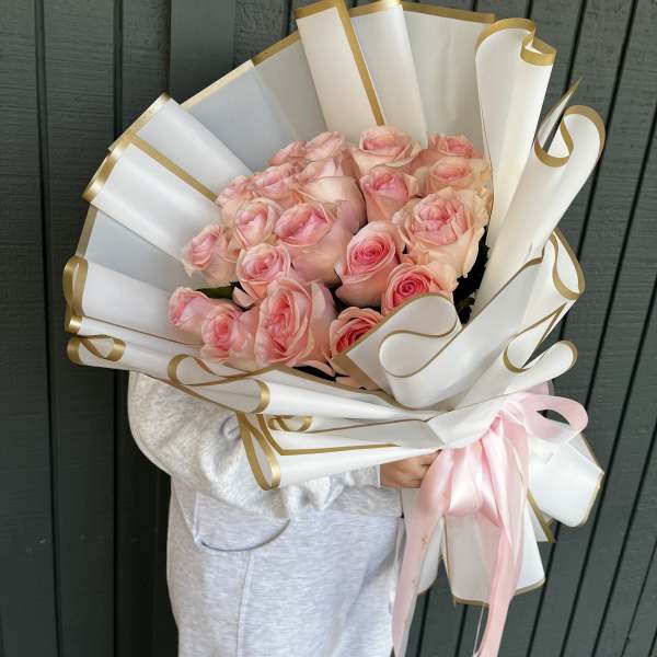 Bouquet of 20 Pink Roses