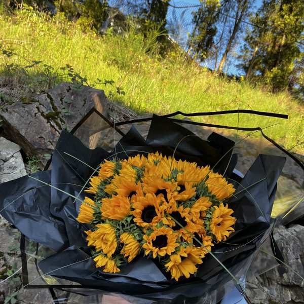 Bouquet of 35 sunflowers