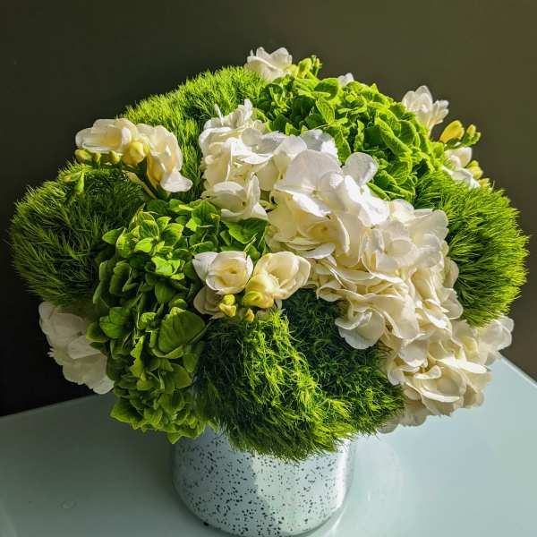 Lush Green and White Hydrangea Pave