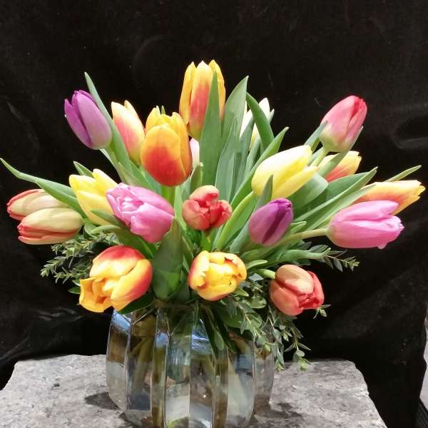 Super Select Tulips in Crystal Clear Vase
