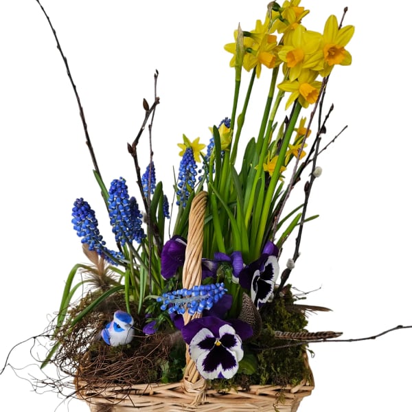 Spring woodland basket