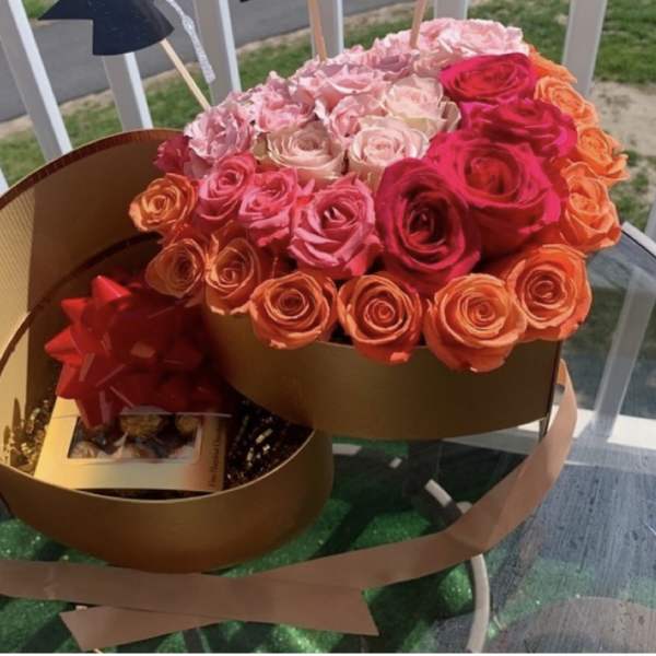 Pink, orange, off white and everything nice roses by lavish.ishbouquet