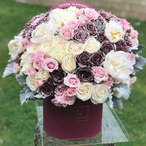 White meets Rose gold