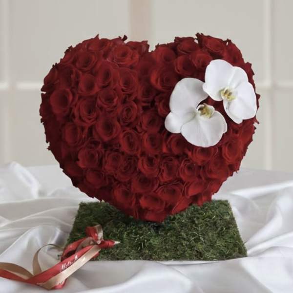 Luxury 3D Heart Floral Arrangement