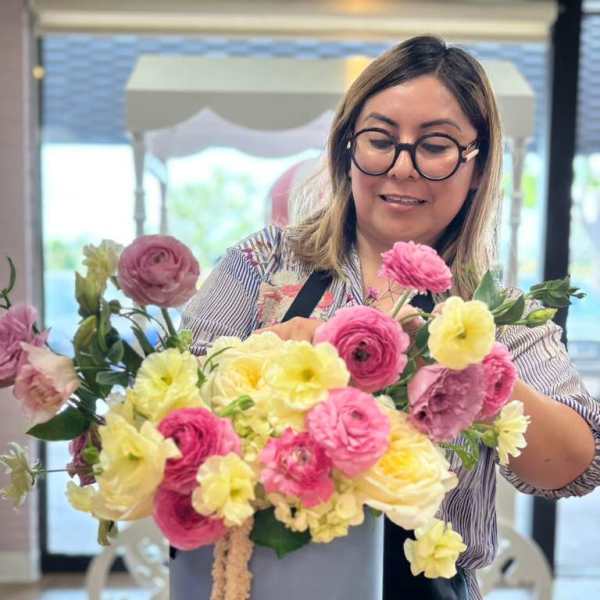 Elegant Garden Flower Box – Pastel Luxury Floral Arrangement