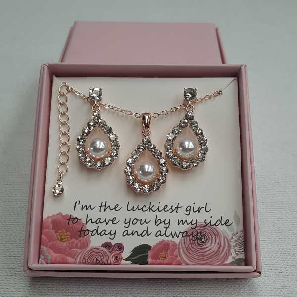 Pearl and rhinestone necklace set in a pink gift box