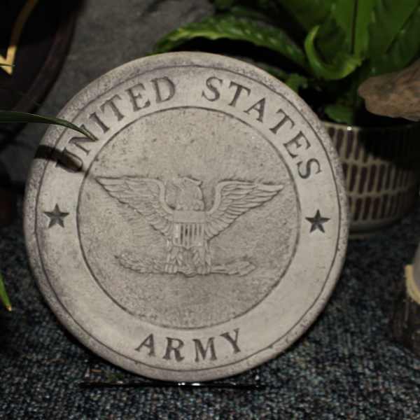 Round stone plaque with the United States Army emblem