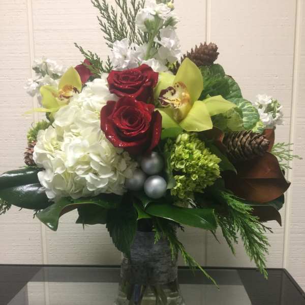 Holiday gathering Vase arr