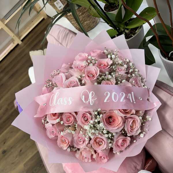 Enchanter Rose Delight Bouquet