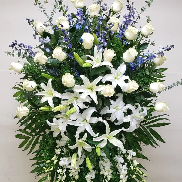 [TT-ANC134]: CLEAR BLUE SKIES STANDING SPRAY