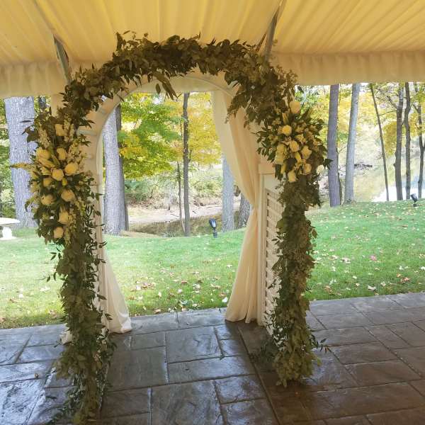 Very fancy is done from Roma flower shop to Arch