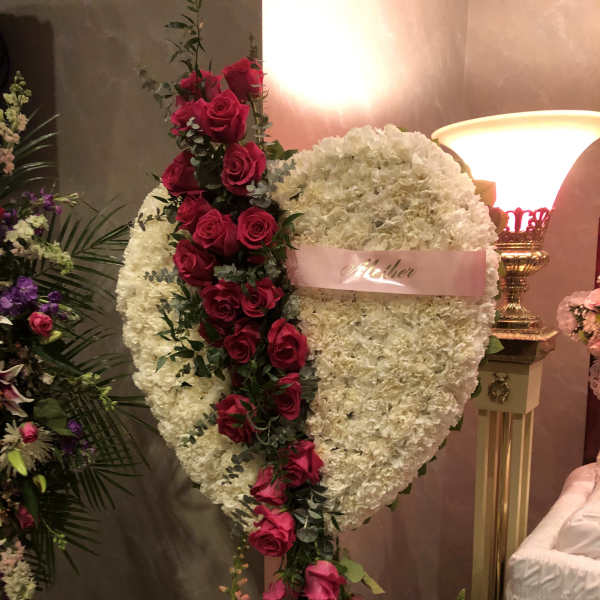Roma Florist design broken heart