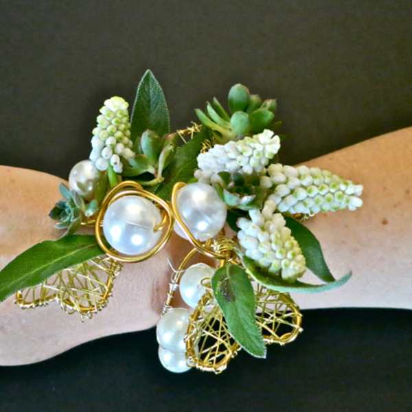 Corsages for gals and guys, just right