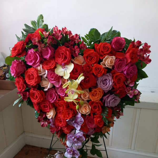 "Bleeding heart" standing spray