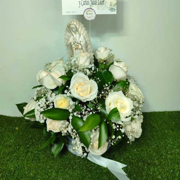 caja de rosas blancas virgen