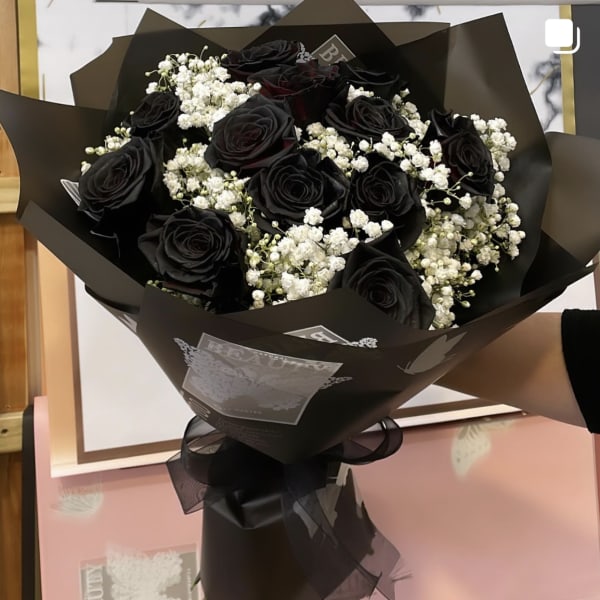 12 Black Rose Bouquet