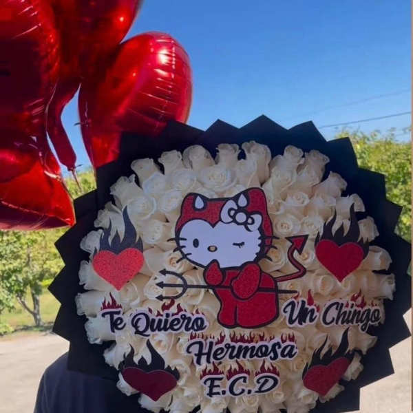 Super buchon con tematica hello kitty