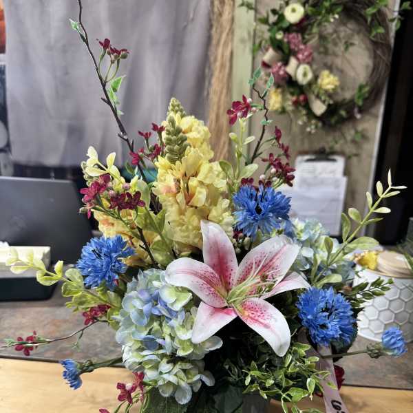 SPRING LILY (PERMANENT ARRANGEMENT)