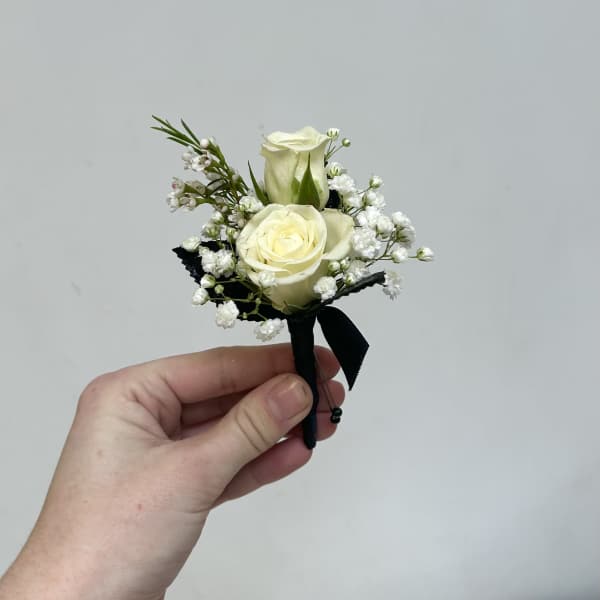Black & White Mixed Boutonniere