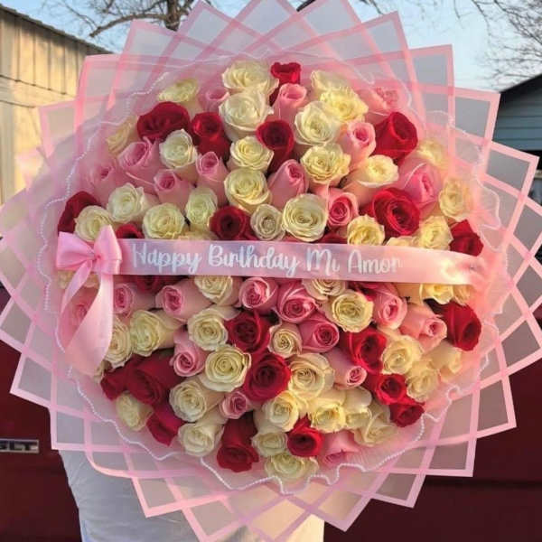 Buchon de rosas multicolor.