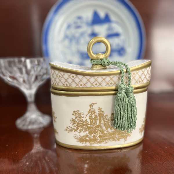 2 Wick Candle in Stunning Ceramic Container