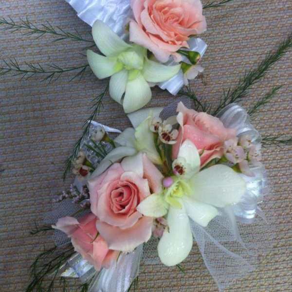 Premium Mix Corsage & Boutonniere
