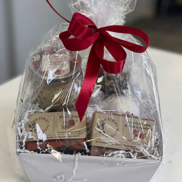 Gift Basket - Ashley Marie Soaps - Large