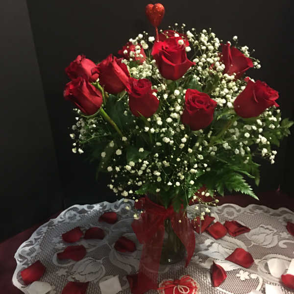 Dozen red roses