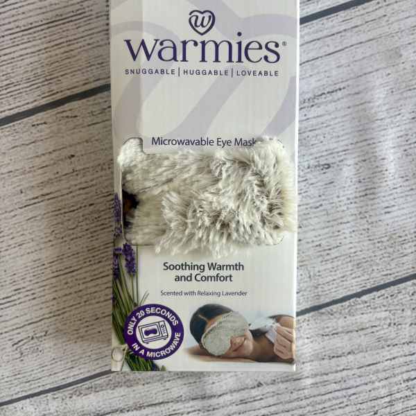 Packaged microwavable eye mask with faux fur cover