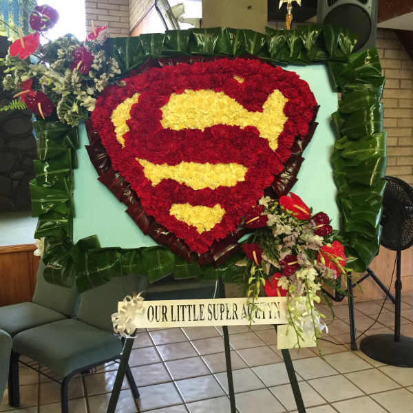 Custom Shield Wreath - W20010