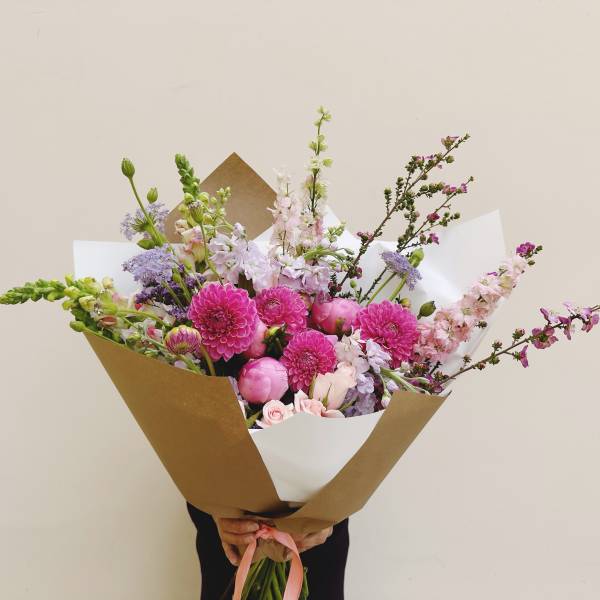 Designer’s Choice: GRAND HAND-TIED BOUQUET