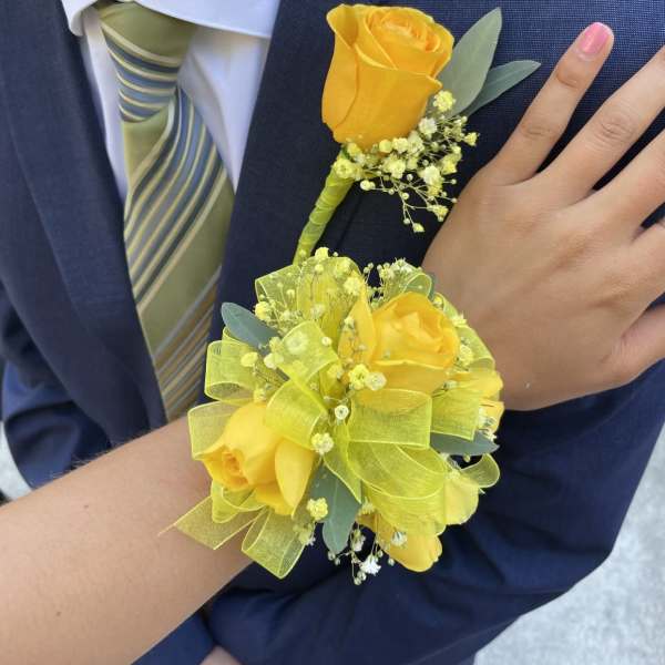 Set corsage and boutniere (Please Specify Color that is Desired)