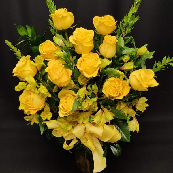 Premium dozen long stem Yellow roses - Read description