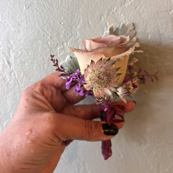 Blush Whisper Boutonniere