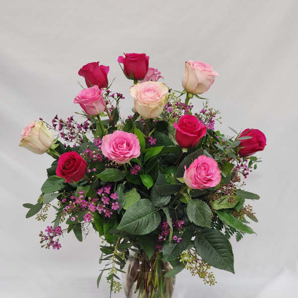 Medium Stem Dozen Mixed Pink Roses