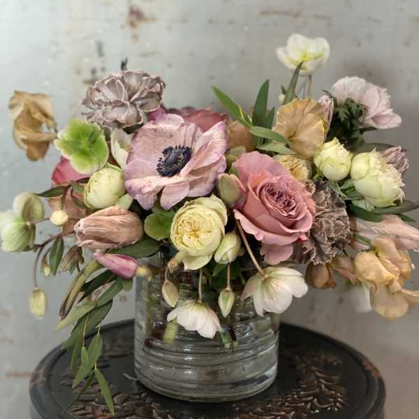 Mixed pastel bouquet in a clear glass vase