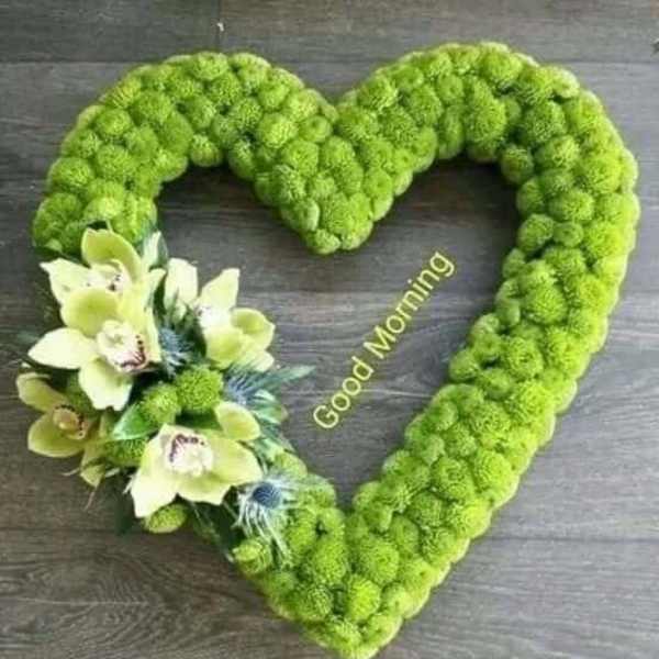 Green Heart Standing Spray