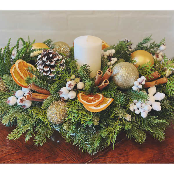Long Centerpiece w/candle- gold & white